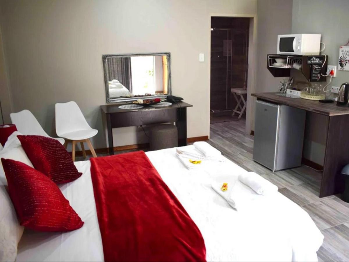 קלרקסדורפ Gemstone Guest House מראה חיצוני תמונה