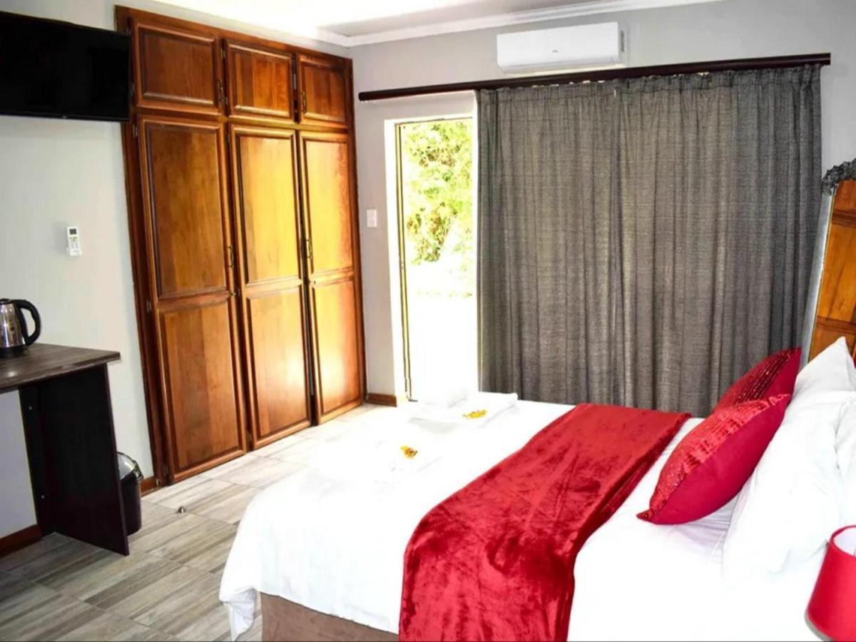 קלרקסדורפ Gemstone Guest House מראה חיצוני תמונה