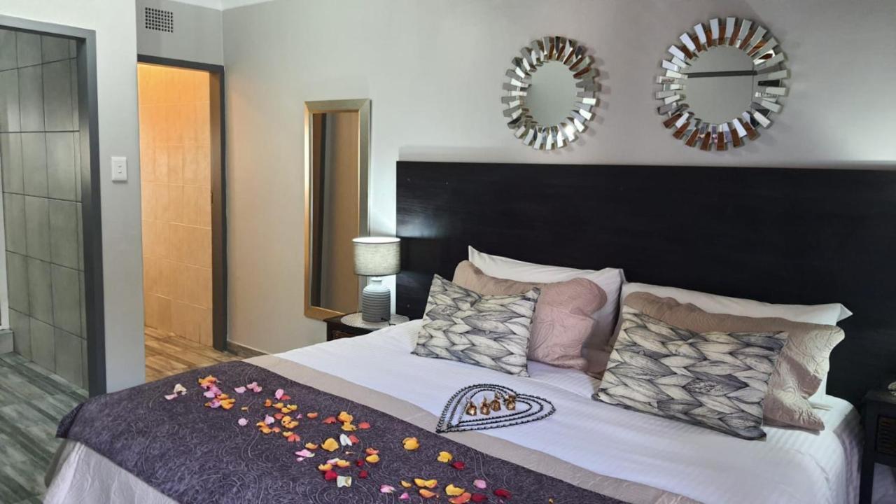 קלרקסדורפ Gemstone Guest House מראה חיצוני תמונה