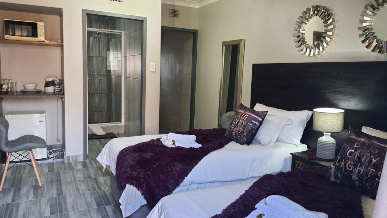 קלרקסדורפ Gemstone Guest House מראה חיצוני תמונה