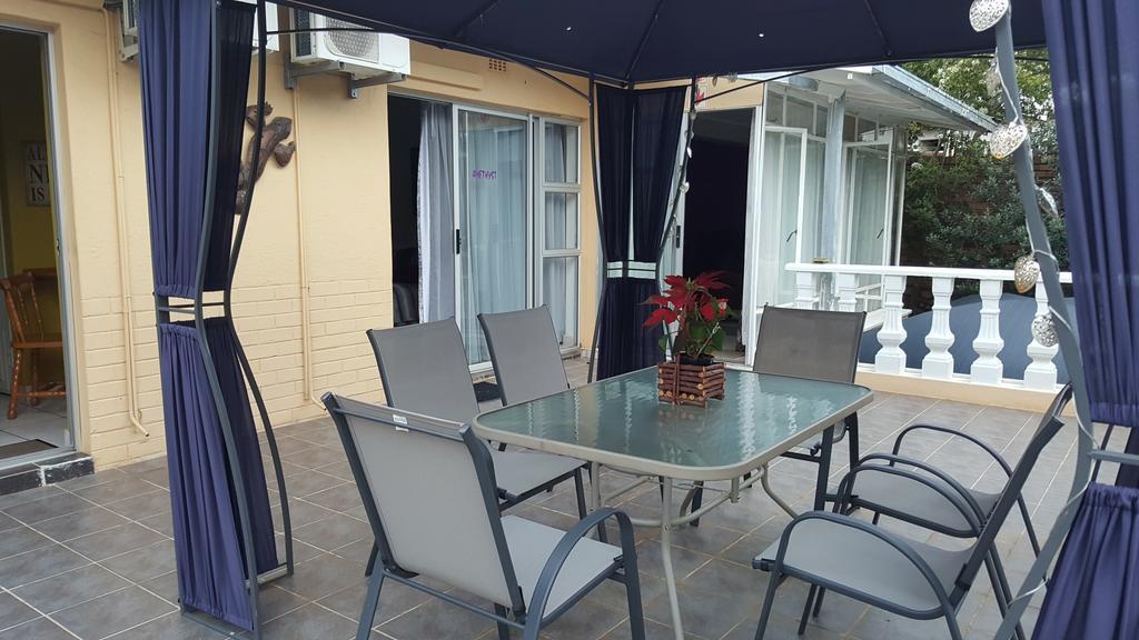 קלרקסדורפ Gemstone Guest House מראה חיצוני תמונה