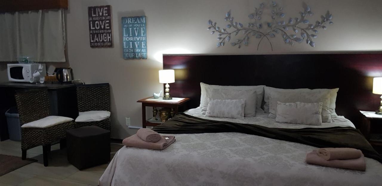 קלרקסדורפ Gemstone Guest House מראה חיצוני תמונה