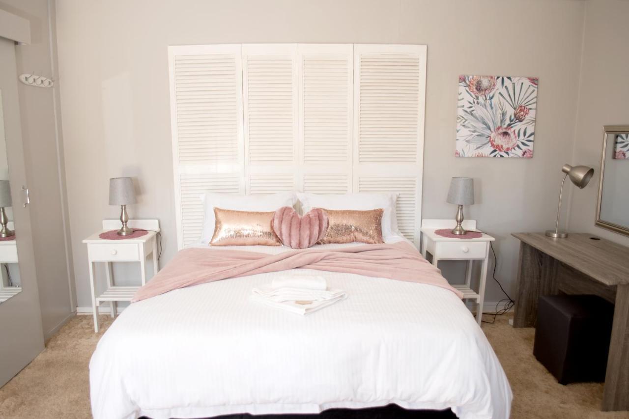 קלרקסדורפ Gemstone Guest House מראה חיצוני תמונה